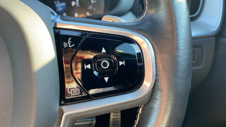 Volvo Xc60 2.0 B4D R DESIGN Pro 5dr AWD Geartronic Diesel Estate